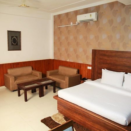 Red Apple Hotel Sangrur Luaran gambar