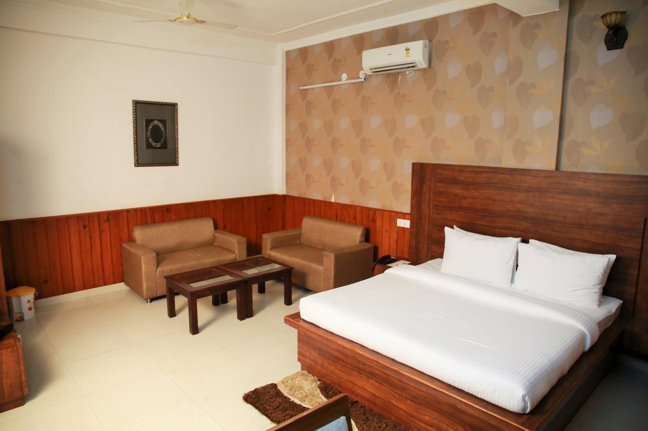 Red Apple Hotel Sangrur Luaran gambar